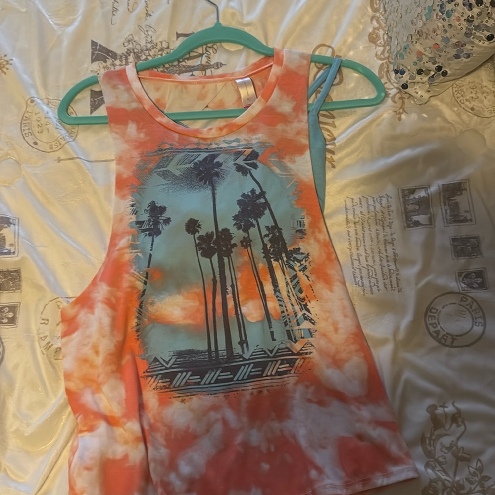 No boundaries size medium pink top